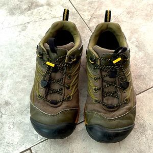 Boys size 3 Keens